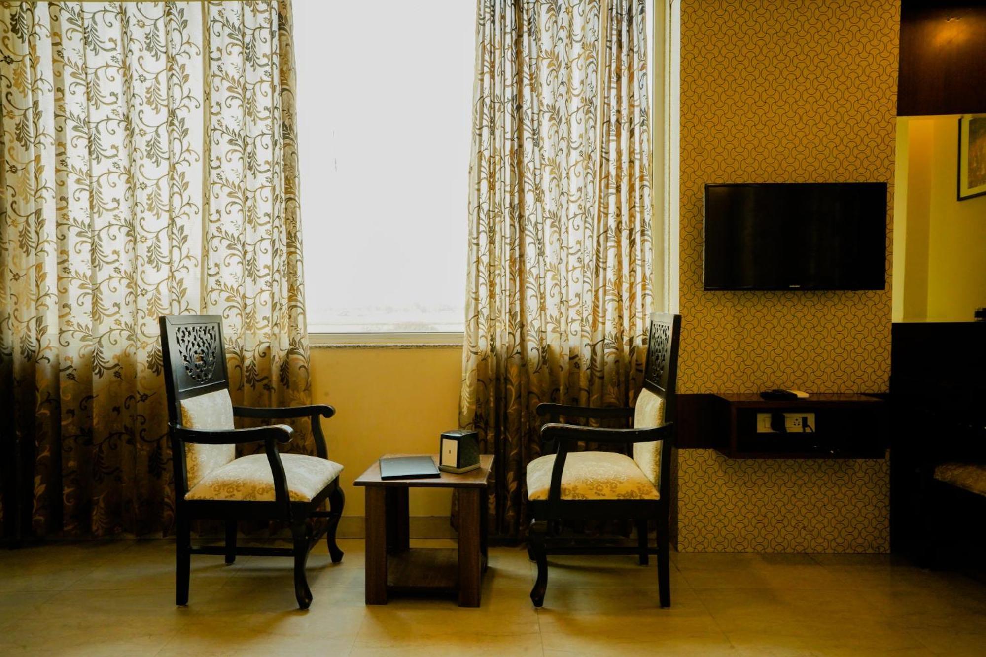 ג'איפור Hotel Cheelgadi מראה חיצוני תמונה